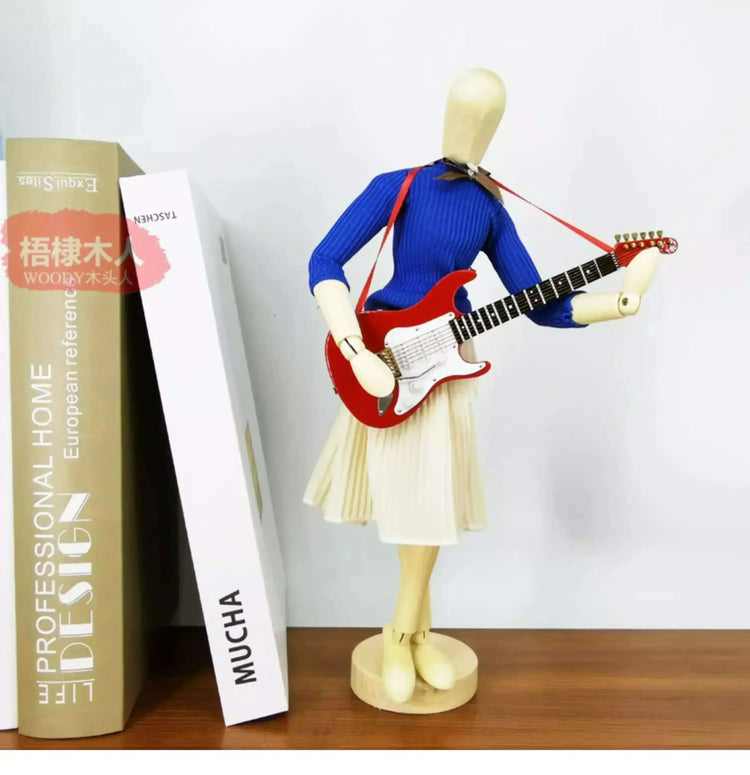 Articulated Mr. Wudi figure, handmade wooden decoration for interiors, perfect for studies and offices.