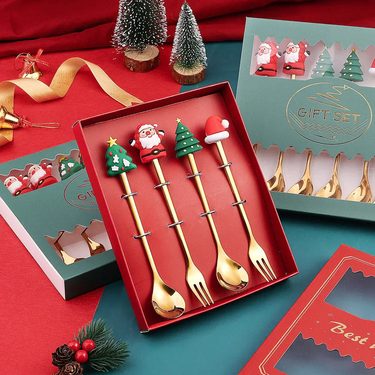 Set of 4 golden design Christmas spoons