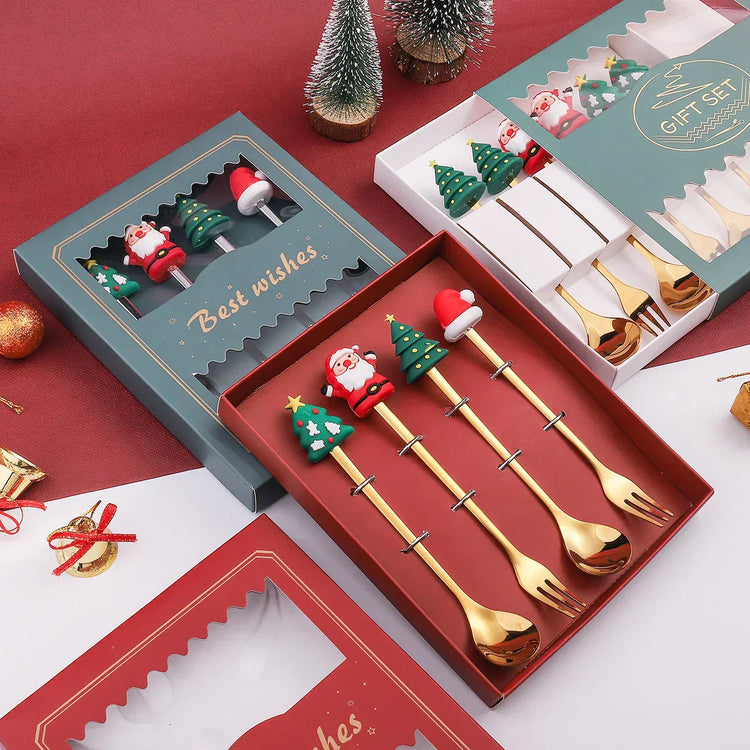 Set of 4 golden design Christmas spoons